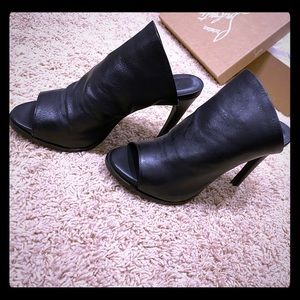 Azeije Soft Black Leather Heels